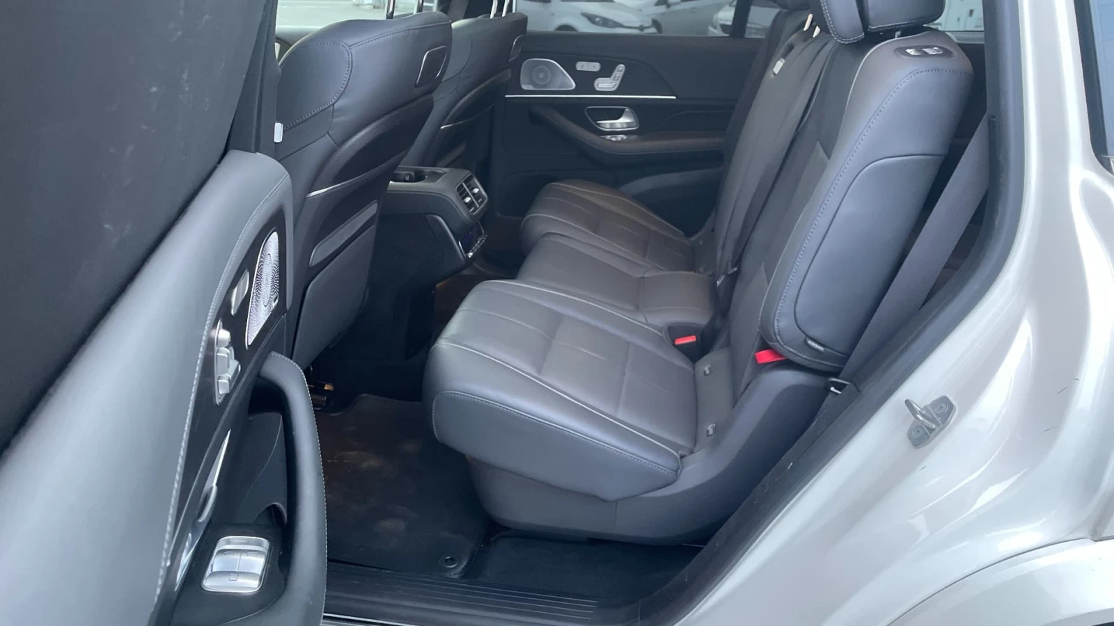 Mercedes-Benz GLS580, снимка 14 - Автомобили и джипове - 53789494