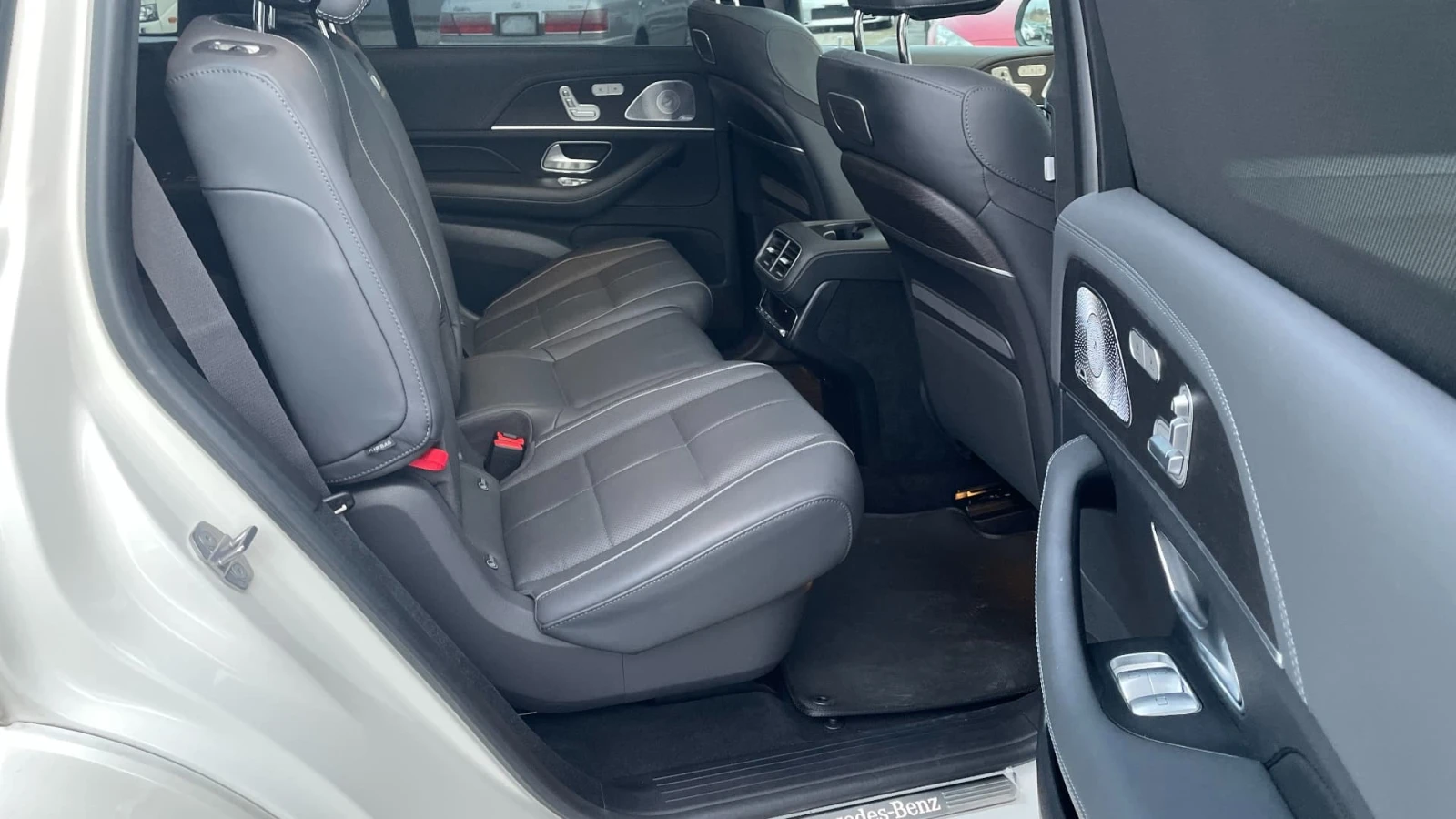 Mercedes-Benz GLS580, снимка 15 - Автомобили и джипове - 53789494