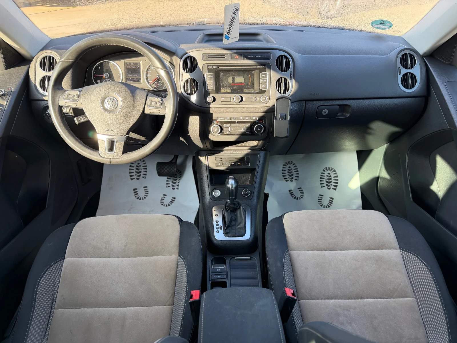 VW Tiguan 2.0 TDI 4x4 SERVICE BOOK, снимка 7 - Автомобили и джипове - 53822911