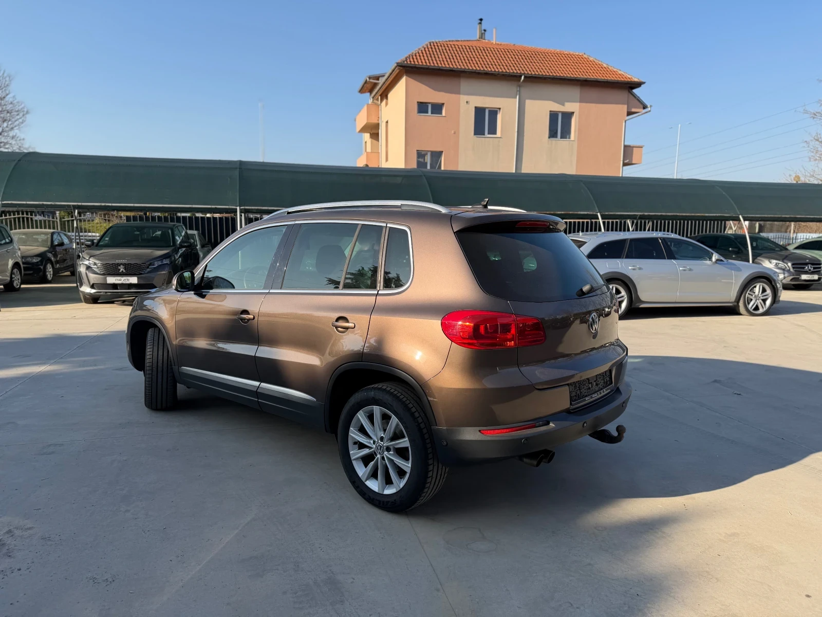 VW Tiguan 2.0 TDI 4x4 SERVICE BOOK, снимка 3 - Автомобили и джипове - 53822911
