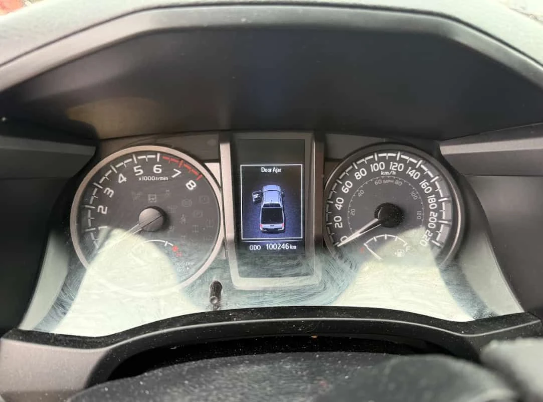 Toyota Tacoma | 4x4 Double Cab Auto | ПОДГРЕВИ. ШИБЕДАХ | CARFAX, снимка 10 - Автомобили и джипове - 53850553