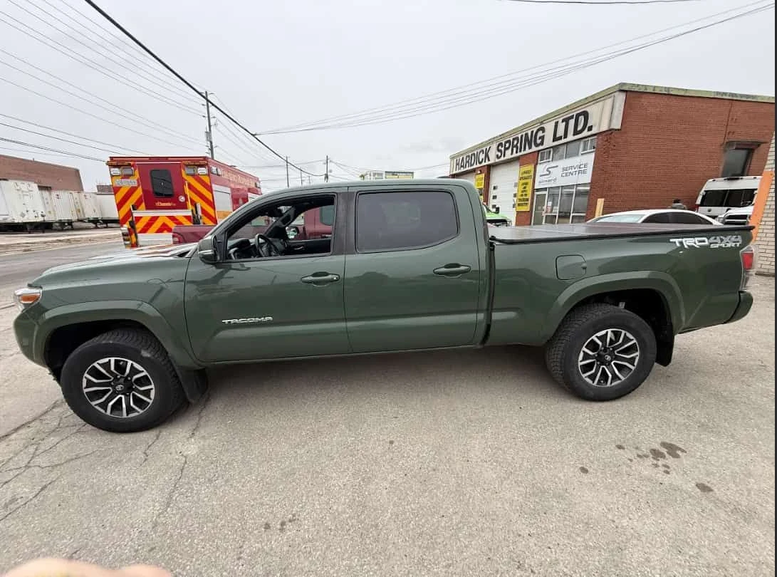 Toyota Tacoma | 4x4 Double Cab Auto | ПОДГРЕВИ. ШИБЕДАХ | CARFAX, снимка 2 - Автомобили и джипове - 53850553