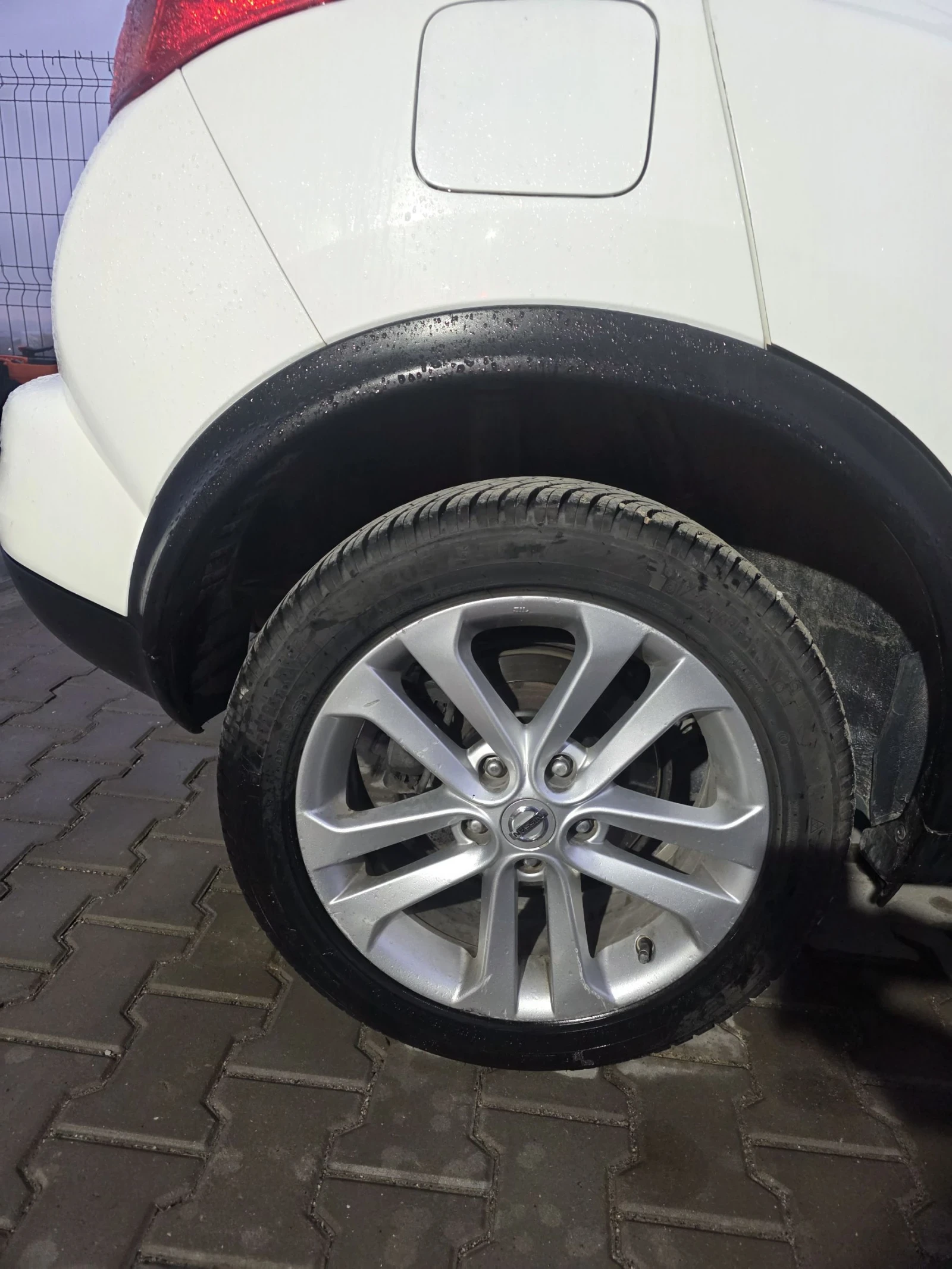 Nissan Juke, снимка 8 - Автомобили и джипове - 54084033