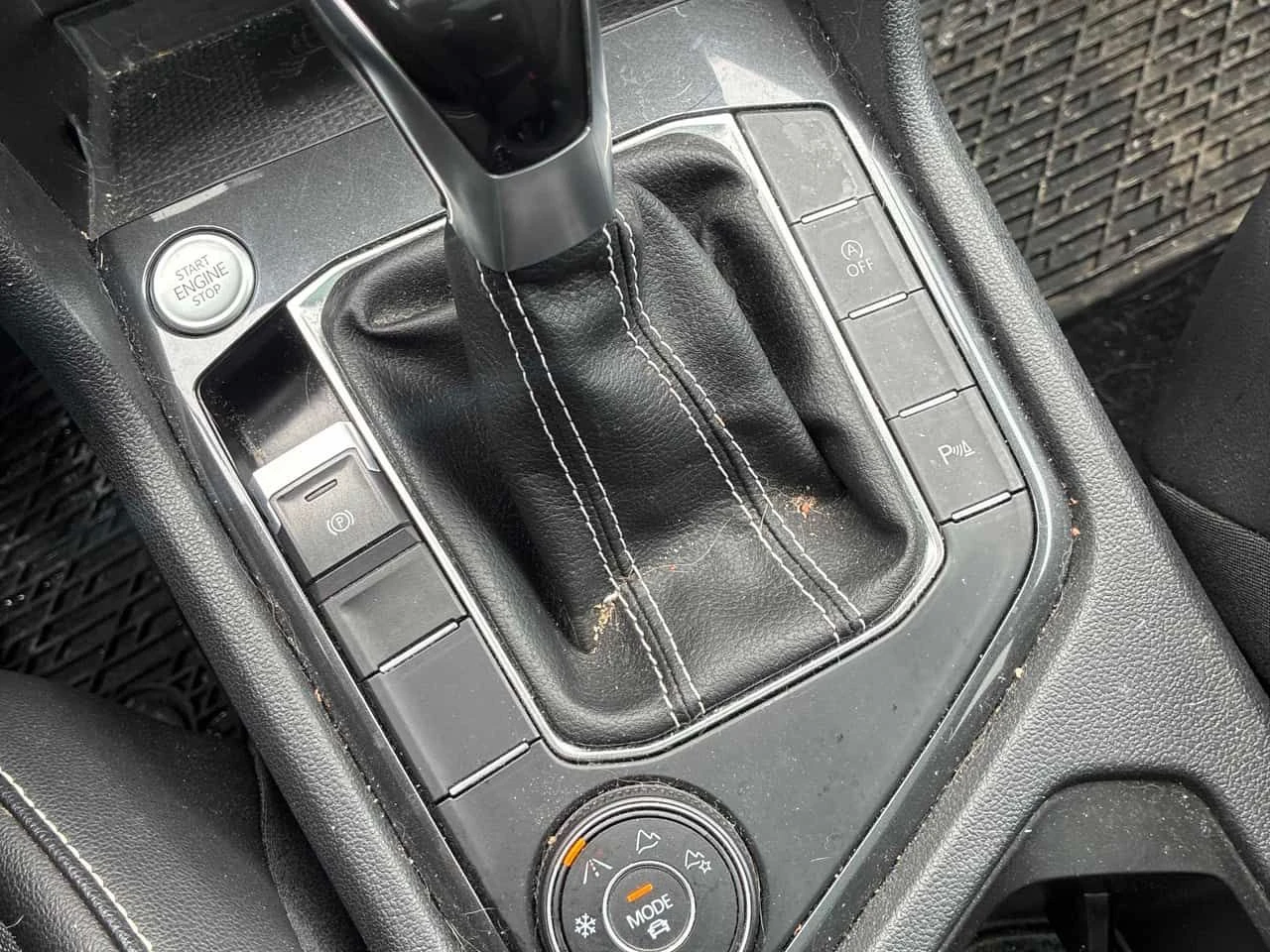 VW Tiguan Comfortline R Line Black Edition /CAMERA/PANO, снимка 11 - Автомобили и джипове - 54126967