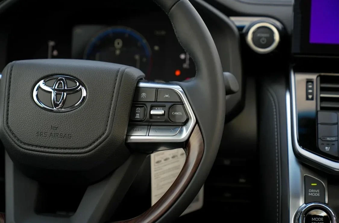 Toyota Land cruiser 300 GXR 3.5 HYBRID HEV , снимка 12 - Автомобили и джипове - 54196748