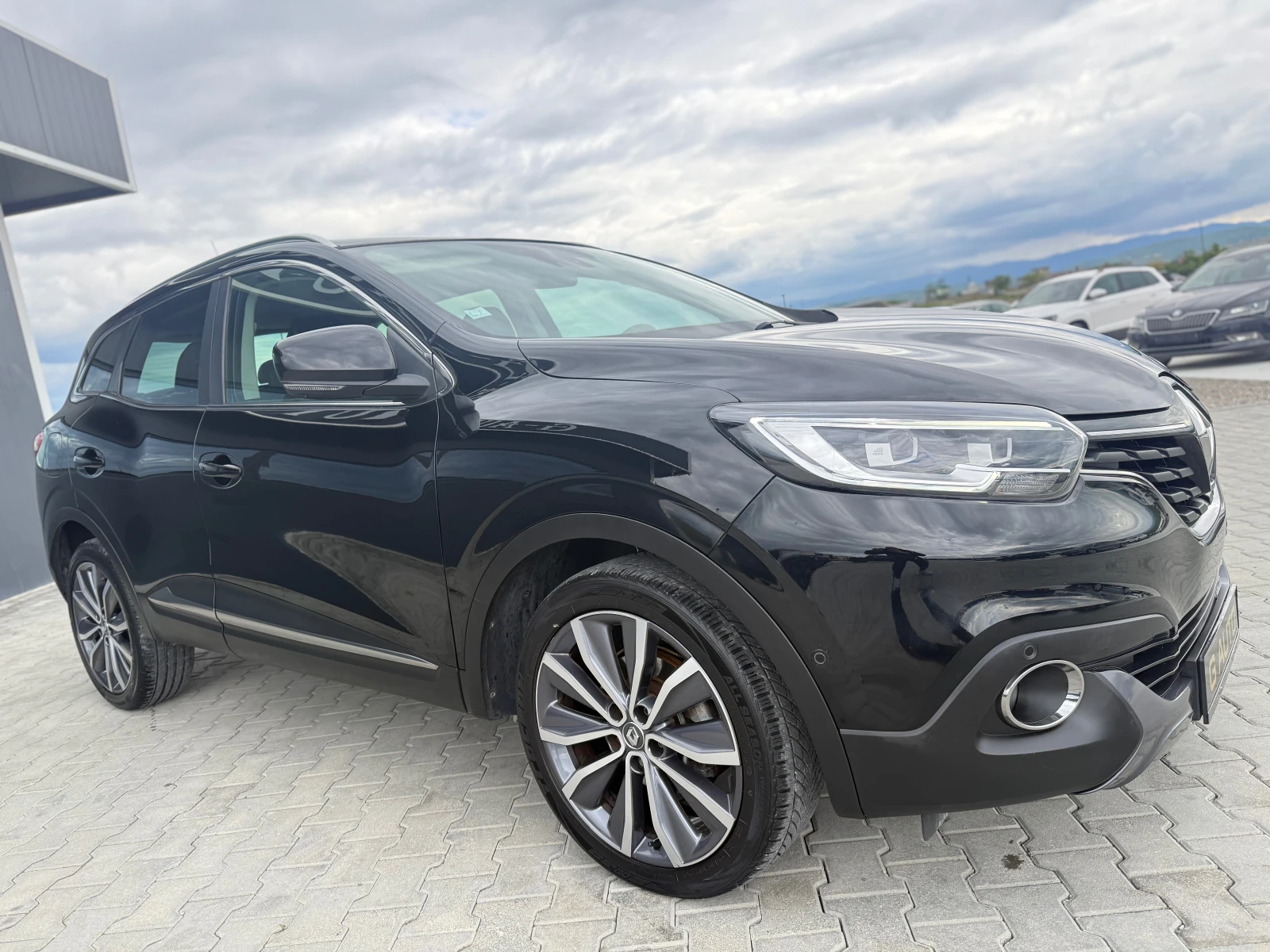 Renault Kadjar 1.5 dci ENERGY INTENSE Собствен лизинг !!!, снимка 3 - Автомобили и джипове - 54401660
