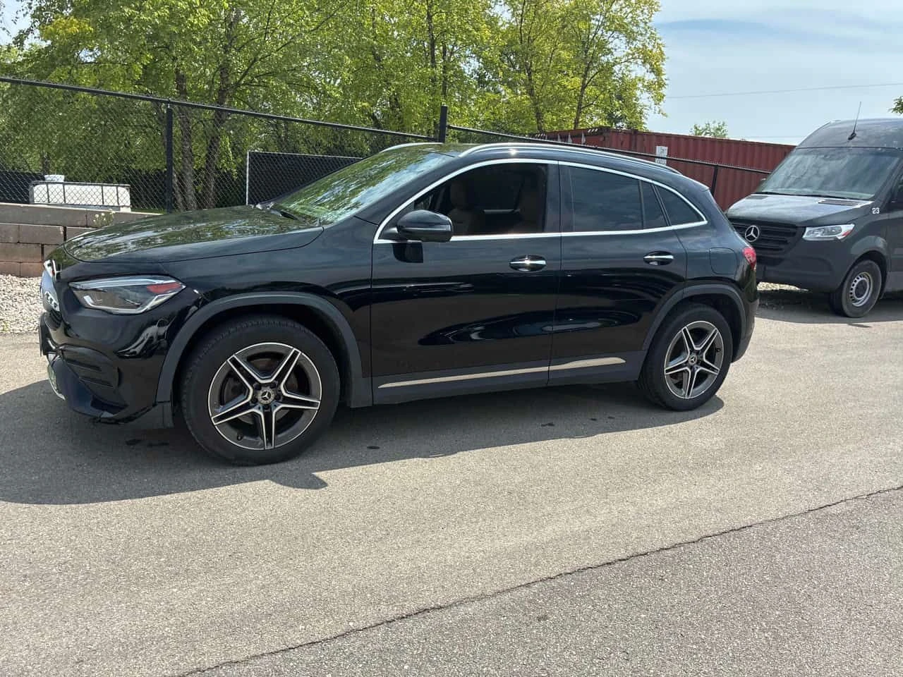 Mercedes-Benz GLA 250 PANO| 360CAM| LANE ASSIST| CARFAX| , снимка 2 - Автомобили и джипове - 54860234