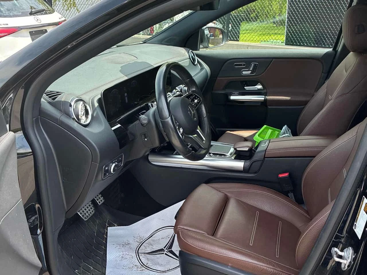Mercedes-Benz GLA 250 PANO| 360CAM| LANE ASSIST| CARFAX| , снимка 7 - Автомобили и джипове - 54860234