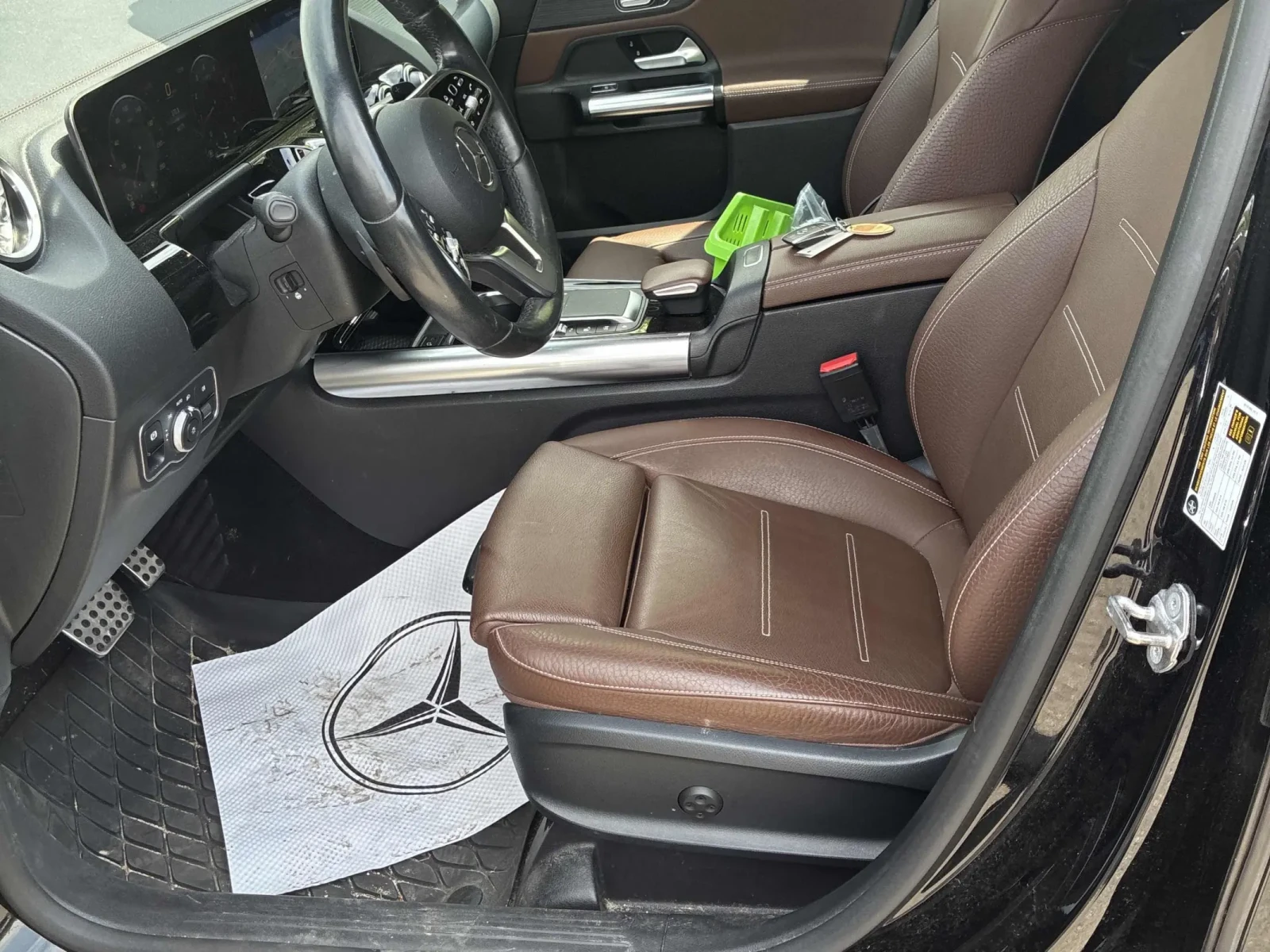 Mercedes-Benz GLA 250 PANO| 360CAM| LANE ASSIST| CARFAX| , снимка 8 - Автомобили и джипове - 54860234