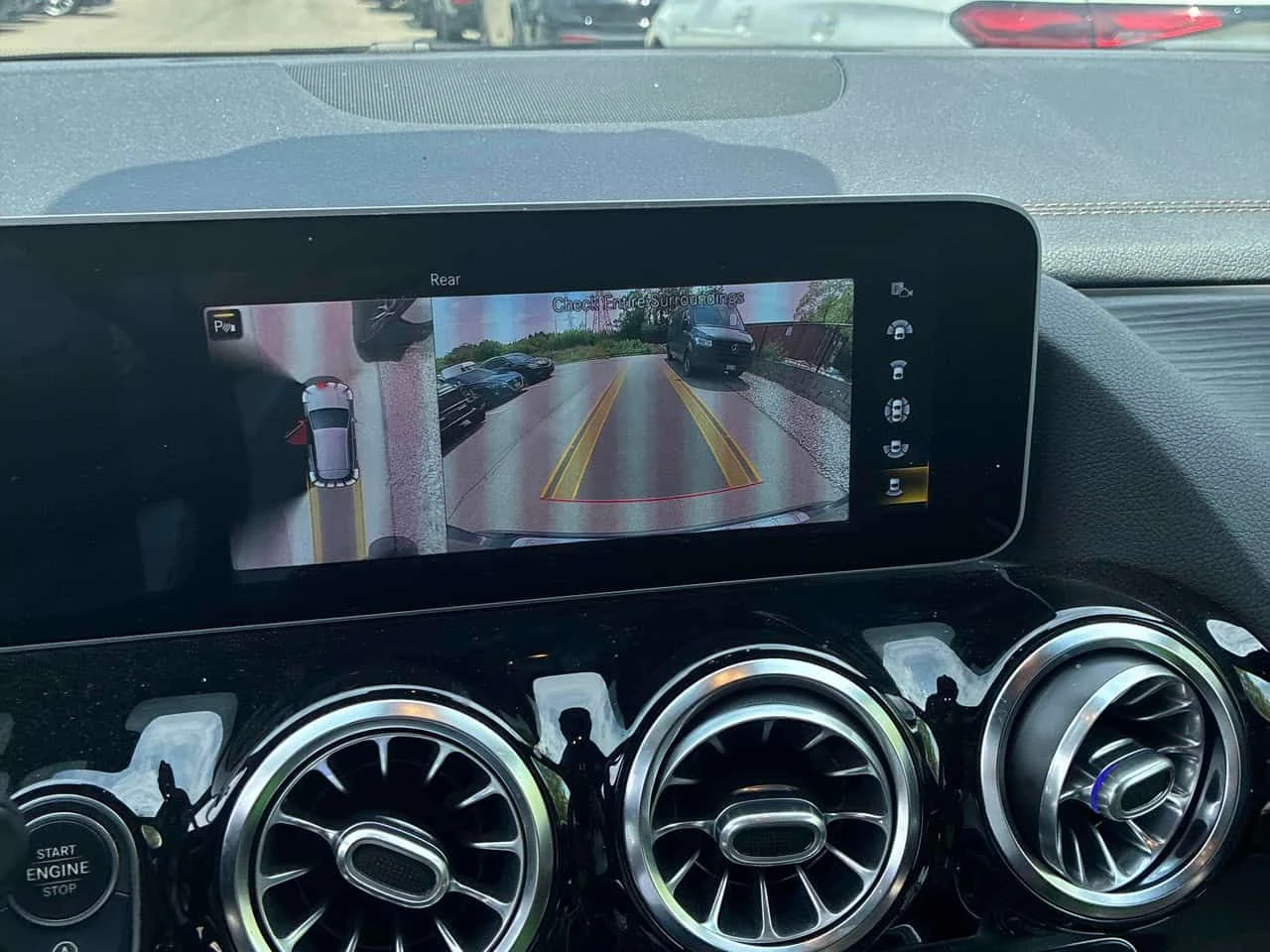 Mercedes-Benz GLA 250 PANO| 360CAM| LANE ASSIST| CARFAX| , снимка 11 - Автомобили и джипове - 54860234