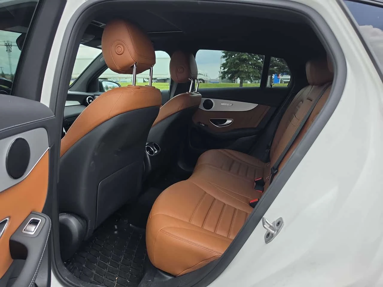 Mercedes-Benz GLC 43 AMG  * CARFAX * ОПЦИЯ ЗА ФИНАНСИРАНЕ, снимка 12 - Автомобили и джипове - 55064467