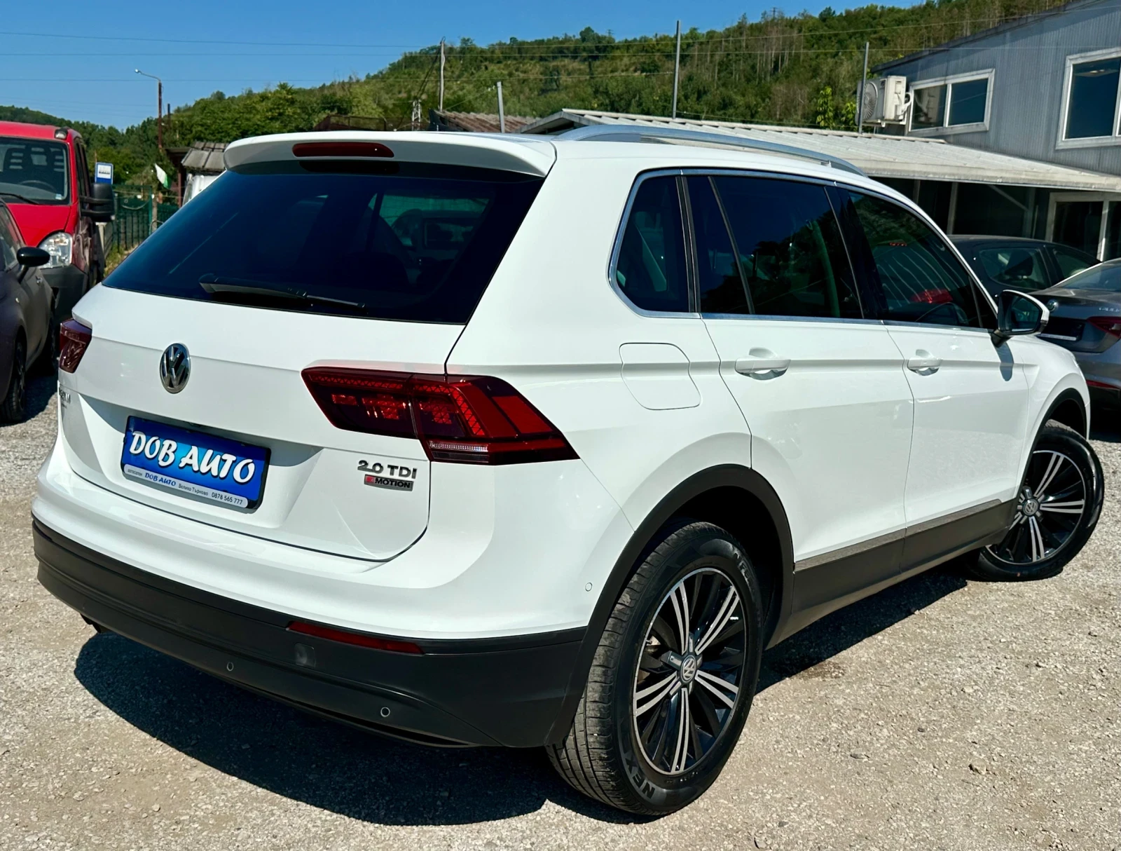 VW Tiguan 2.0TDI-4x4-NAVI-LED-LINEASSIST-DISTRONIC-CAMERA, снимка 6 - Автомобили и джипове - 55453039
