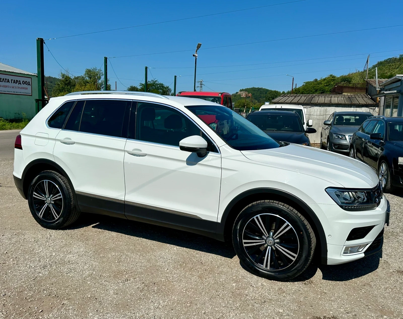 VW Tiguan 2.0TDI-4x4-NAVI-LED-LINEASSIST-DISTRONIC-CAMERA, снимка 7 - Автомобили и джипове - 55453039