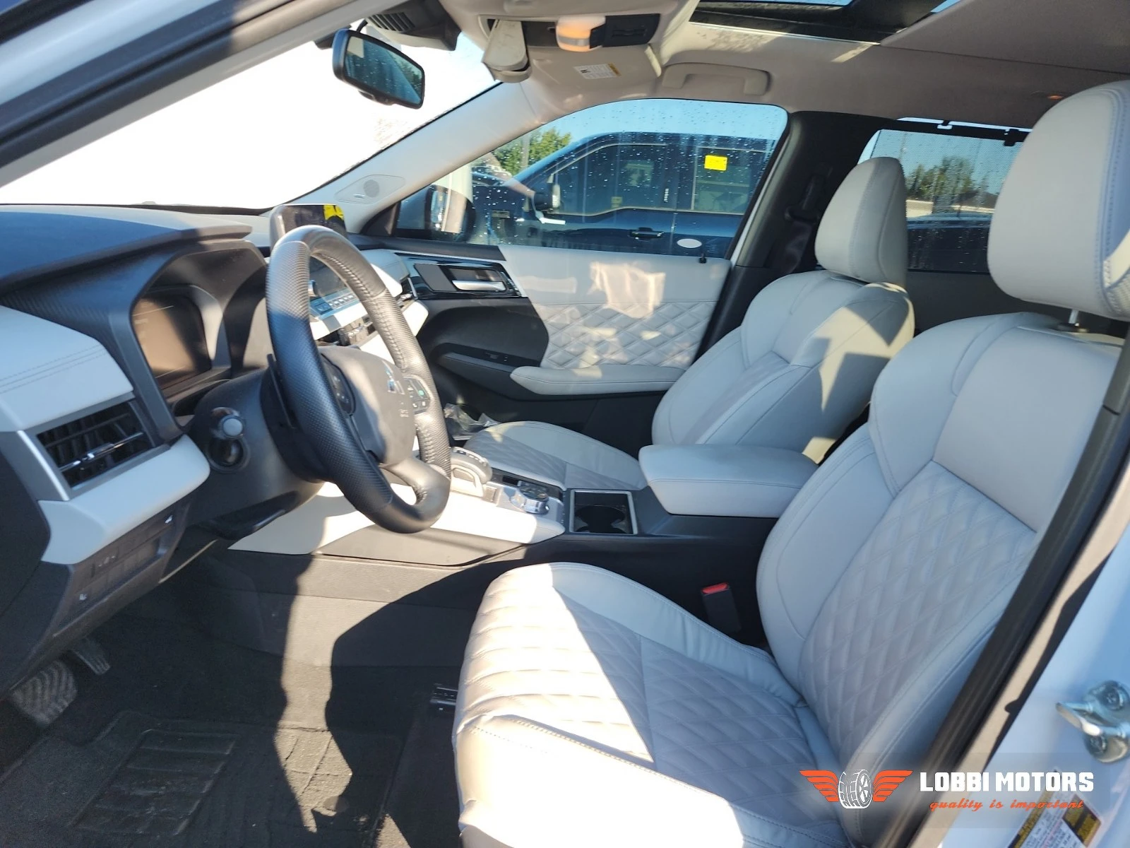 Mitsubishi Outlander, снимка 4 - Автомобили и джипове - 55955186