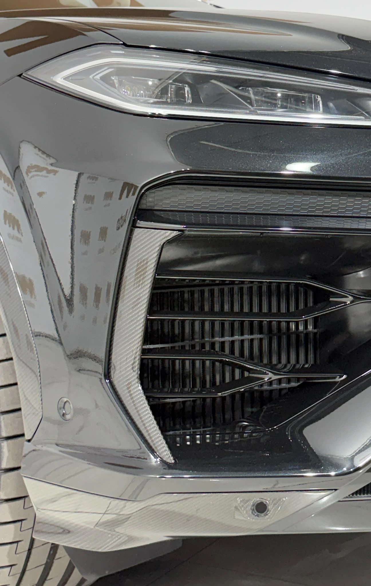 Lamborghini Urus SE* Carbon In&Out* HuD* B&O* Pano, снимка 17 - Автомобили и джипове - 56281732