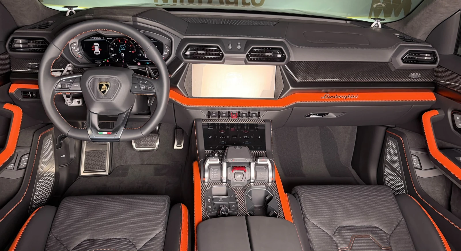 Lamborghini Urus SE* Carbon In&Out* HuD* B&O* Pano, снимка 9 - Автомобили и джипове - 56281732