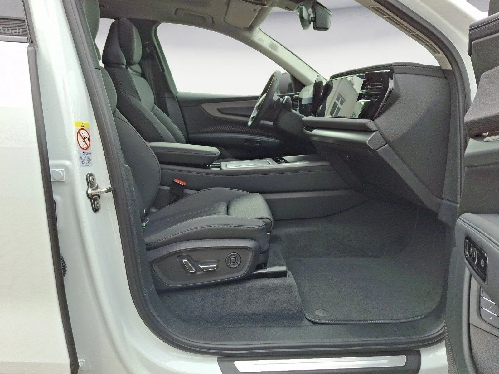 Audi Q7 TDI / S-LINE / TECH+ / MATRIX/ PANO/ 360/ 7 МЕСТЕН, снимка 14 - Автомобили и джипове - 56335376