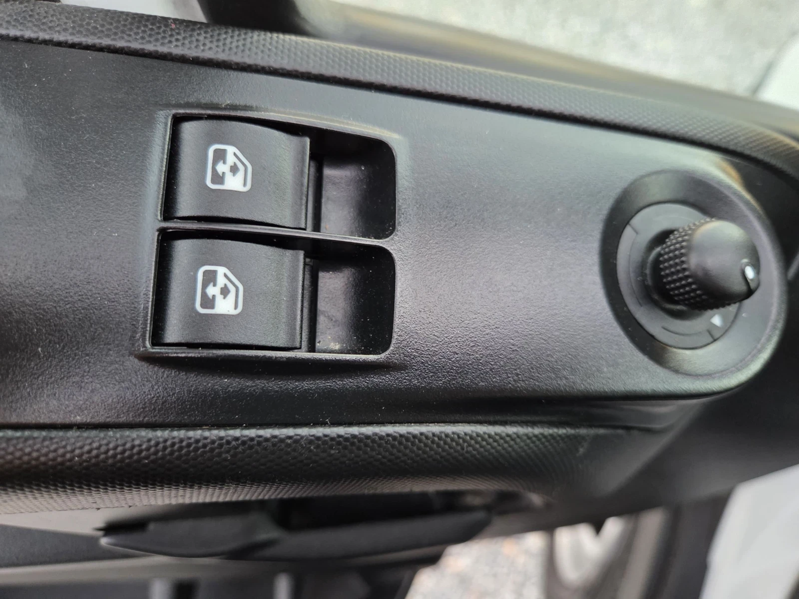 Iveco Daily 35c17, Климатик, П.борд, До 3.5 тона, снимка 12 - Бусове и автобуси - 53823456