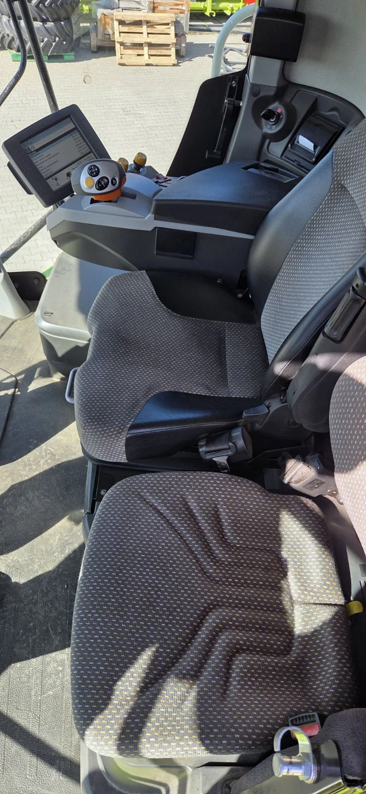 Комбайн Claas Lexion 660, снимка 13 - Селскостопанска техника - 53771284