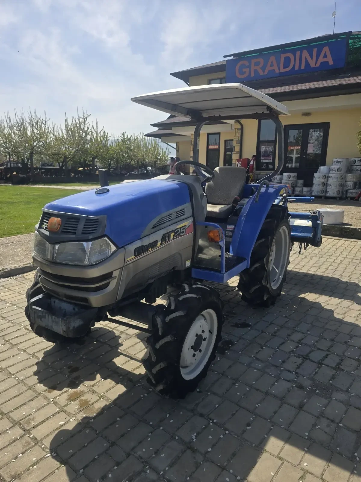 Трактор ISEKI AT 25, снимка 2 - Селскостопанска техника - 54225605