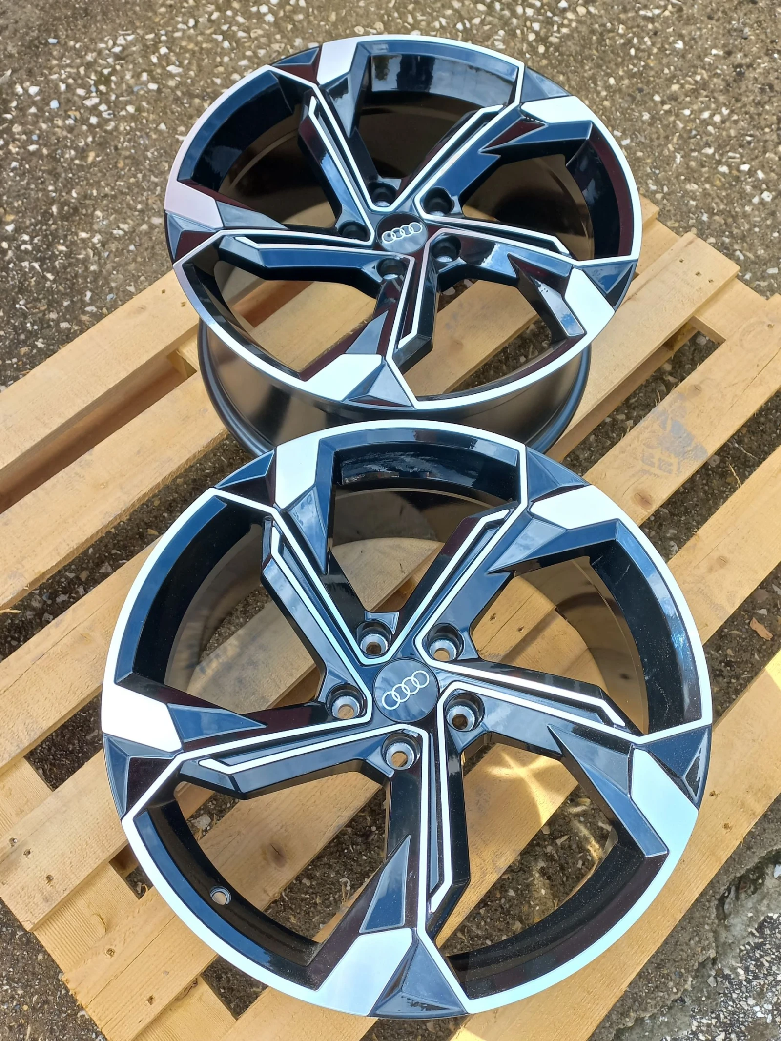 ������ | Mobile.bg � ����������� 16