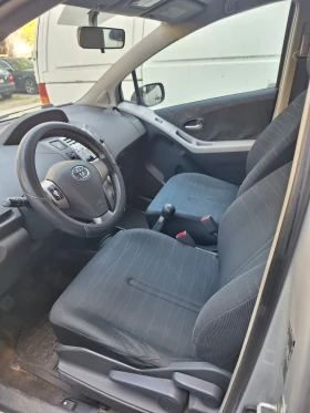 Toyota Yaris 1.3VVTI , снимка 9