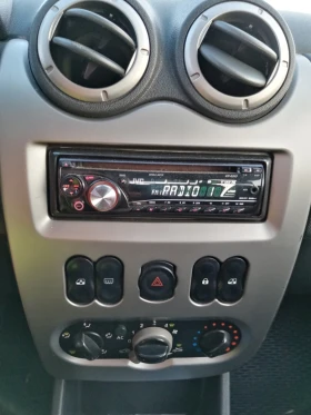 Dacia Sandero 1.6i KLIMA | Mobile.bg    16