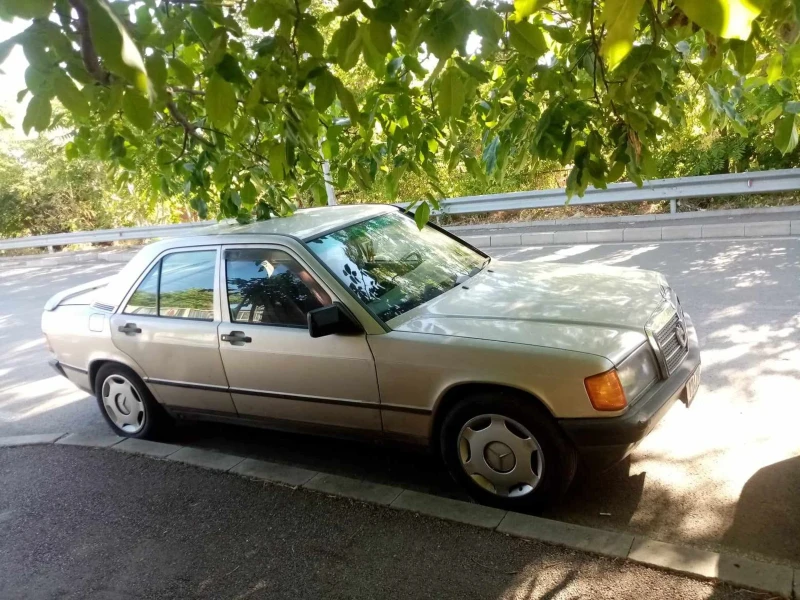 Mercedes-Benz 190 2.0 газ бензин автомат , снимка 1 - Автомобили и джипове - 47351097