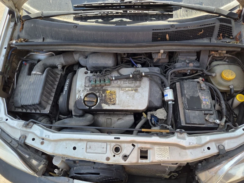 Opel Zafira 1.6 I 16V, снимка 10 - Автомобили и джипове - 50060880