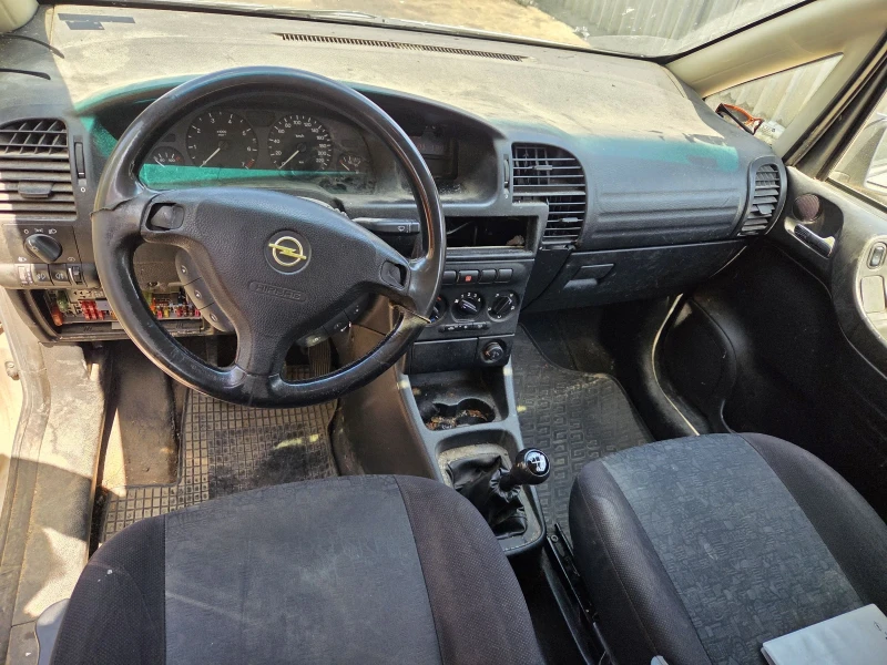 Opel Zafira 1.6 I 16V, снимка 9 - Автомобили и джипове - 50060880