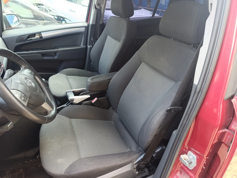 Opel Zafira 2.0T 200к Топ цена , снимка 7 - Автомобили и джипове - 50704243