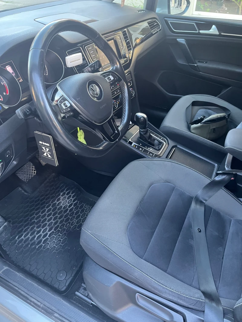 VW Golf 1.6TDI, снимка 9 - Автомобили и джипове - 51614185