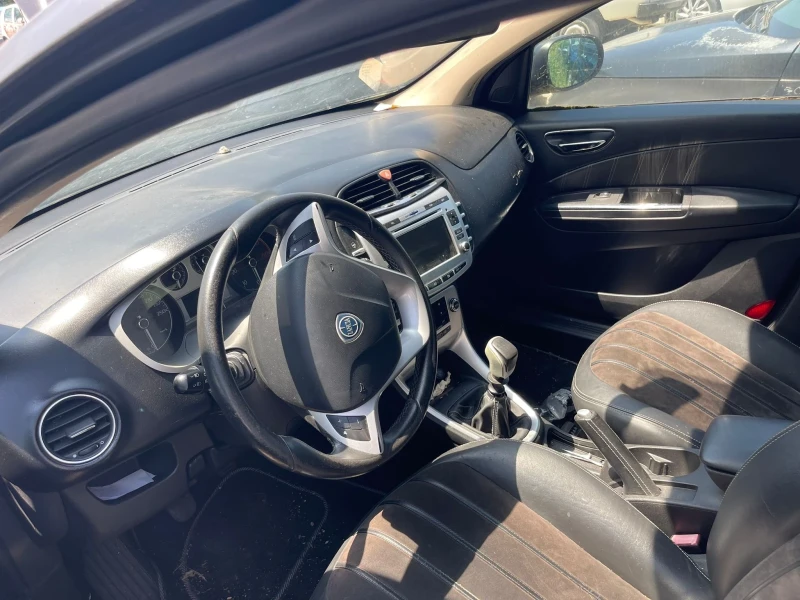 Lancia Delta 2.0 MJT DPF, снимка 10 - Автомобили и джипове - 52351080