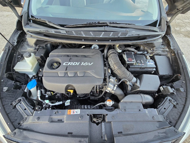 Kia Ceed 1.6CRDI GT-line= НОВИ ЗИМНИ ГУМИ = , снимка 9 - Автомобили и джипове - 52738743