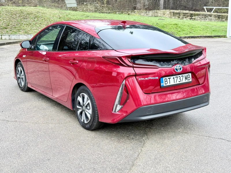 Toyota Prius PRIME* Plug in Hybrid* KeyLess* , снимка 2 - Автомобили и джипове - 52926277
