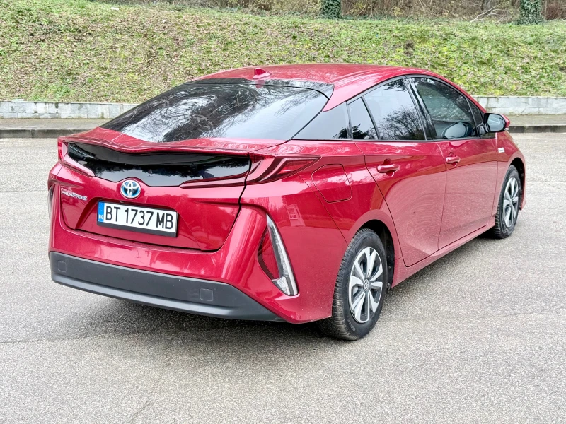 Toyota Prius PRIME* Plug in Hybrid* KeyLess* , снимка 4 - Автомобили и джипове - 52926277