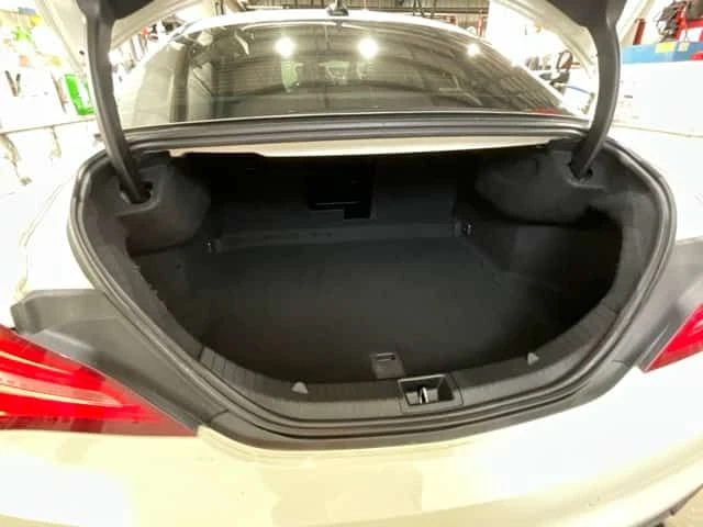 Mercedes-Benz CLA 45 AMG CARFAX/ПОДГРЕВ/ПАМЕТ/ПАНОРАМА/АЛКАНТАРА/ФЕЙС, снимка 16 - Автомобили и джипове - 54239723