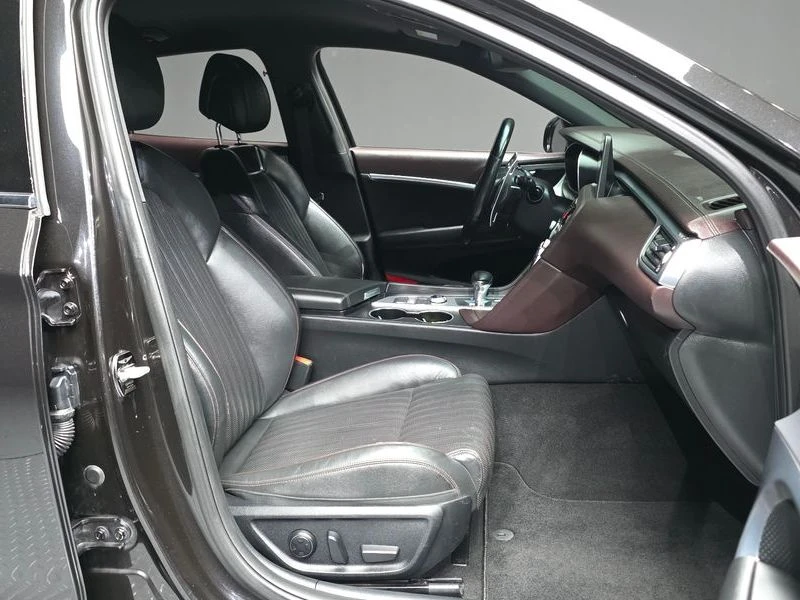 Genesis G70 2.0 Automatic, снимка 7 - Автомобили и джипове - 55598184