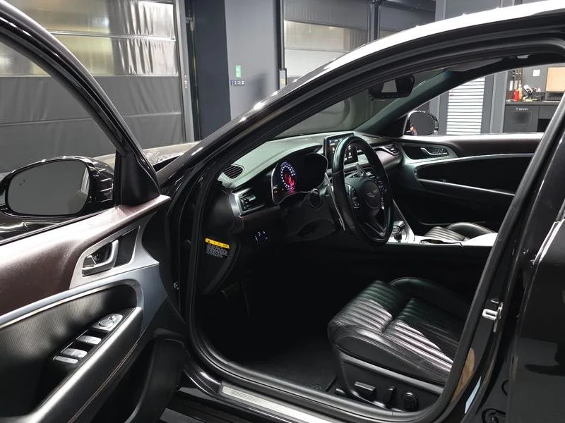Genesis G70 2.0 Automatic, снимка 6 - Автомобили и джипове - 55598184