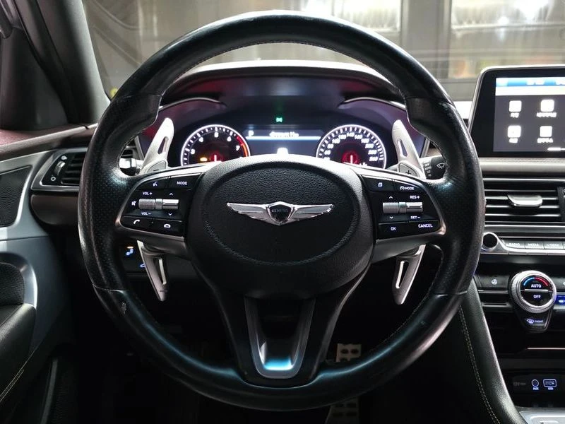 Genesis G70 2.0 Automatic, снимка 9 - Автомобили и джипове - 55598184