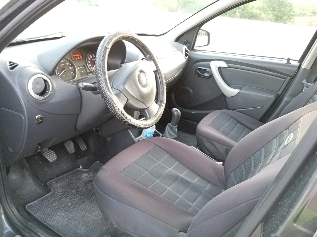 Dacia Sandero 1.6i KLIMA - изображение 9