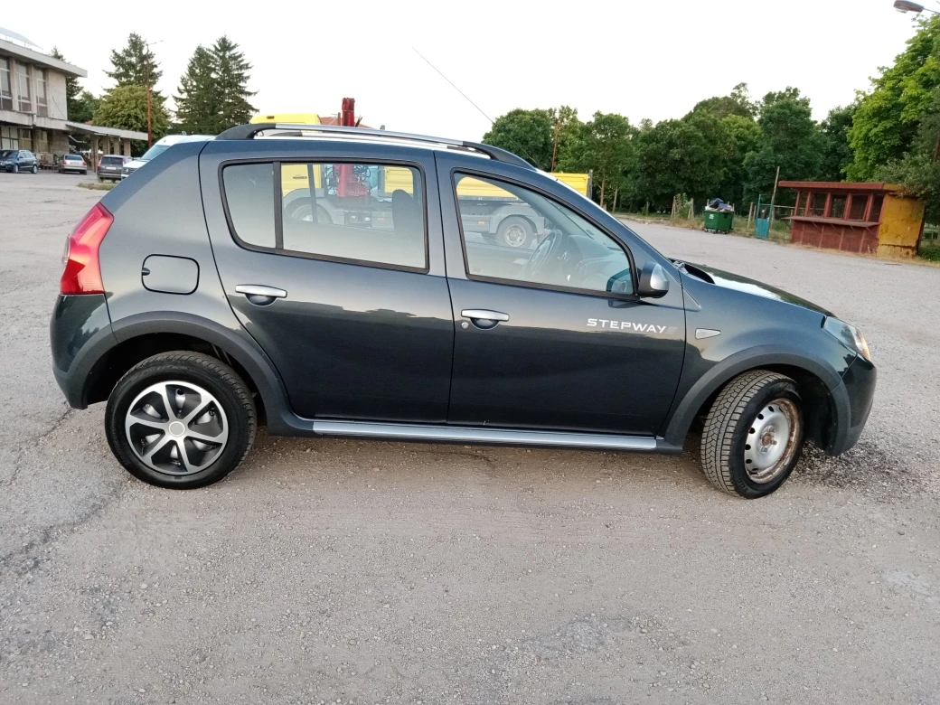 Dacia Sandero 1.6i KLIMA - изображение 7