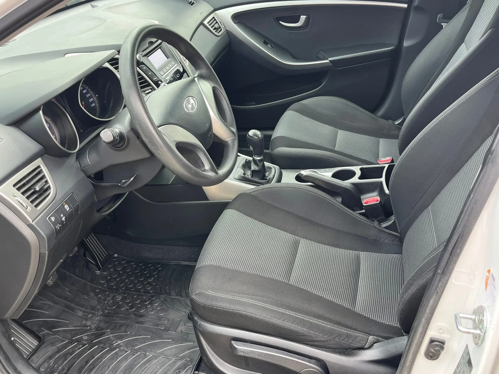 Hyundai I30 1.6CRDI Facelift | Mobile.bg — изображение 9