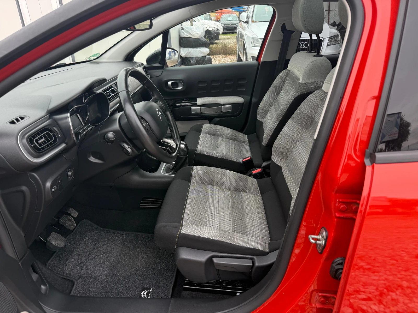 Citroen C3 1.2i/110ps/Panorama/Keyless Go/Full option/Euro6 | Mobile.bg   7