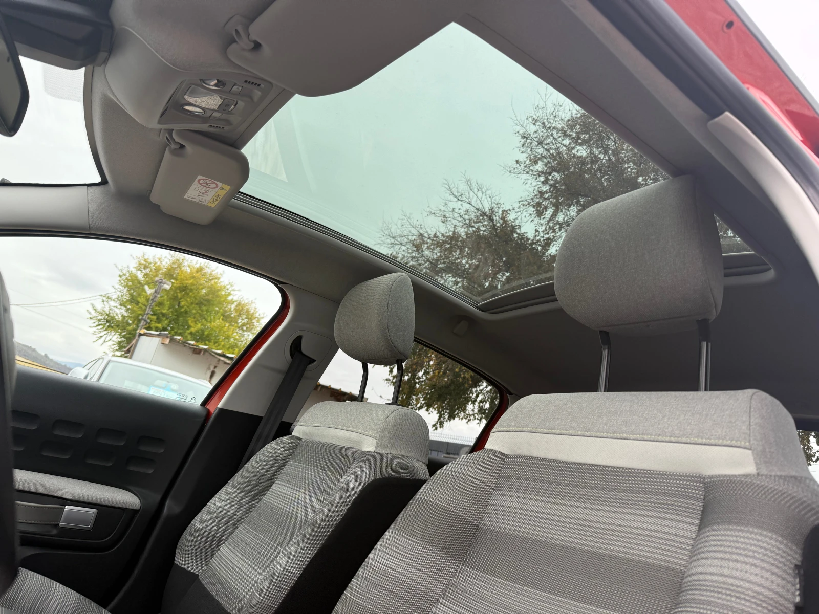 Citroen C3 1.2i/110ps/Panorama/Keyless Go/Full option/Euro6 | Mobile.bg   12