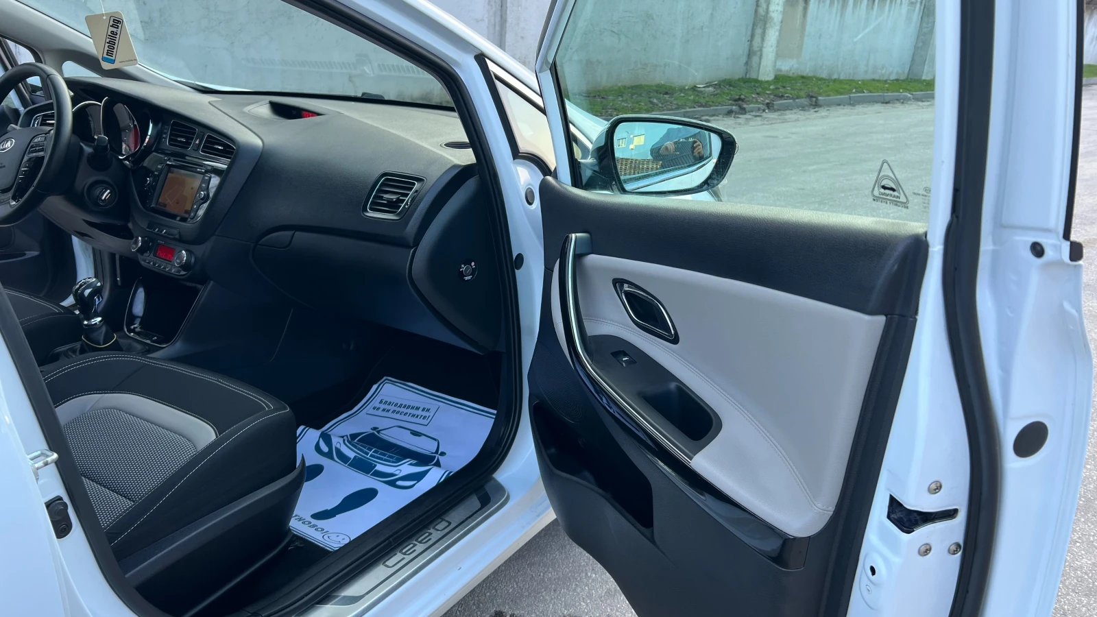 Kia Ceed 1.6 PREMIUM, снимка 12 - Автомобили и джипове - 53878742