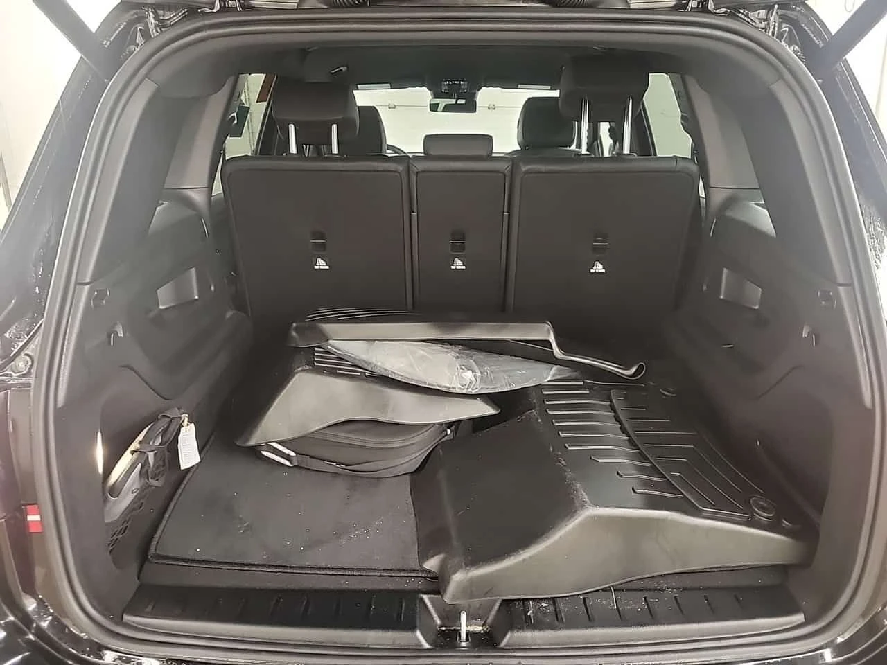 Mercedes-Benz EQB PANORAMA| AMBIENT| CARFAX| , снимка 15 - Автомобили и джипове - 53894585