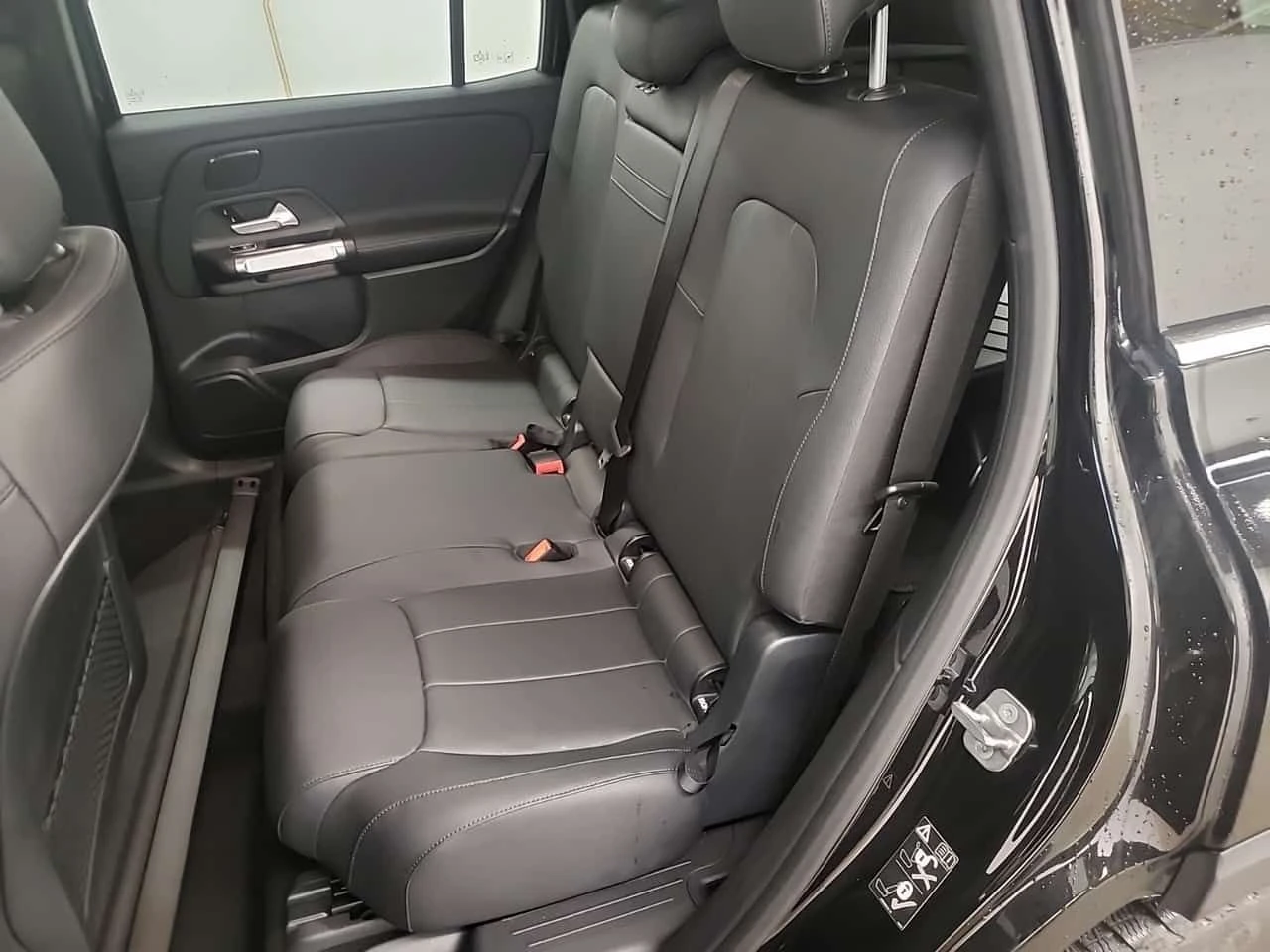 Mercedes-Benz EQB PANORAMA| AMBIENT| CARFAX| , снимка 13 - Автомобили и джипове - 53894585