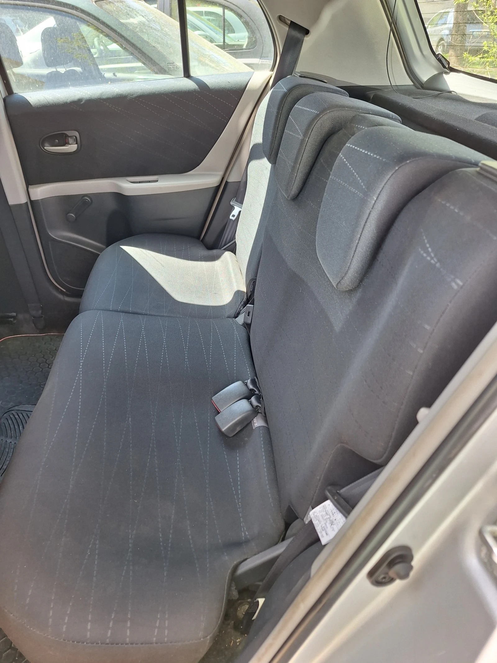 Toyota Yaris 1.3VVTI , снимка 5 - Автомобили и джипове - 54181182