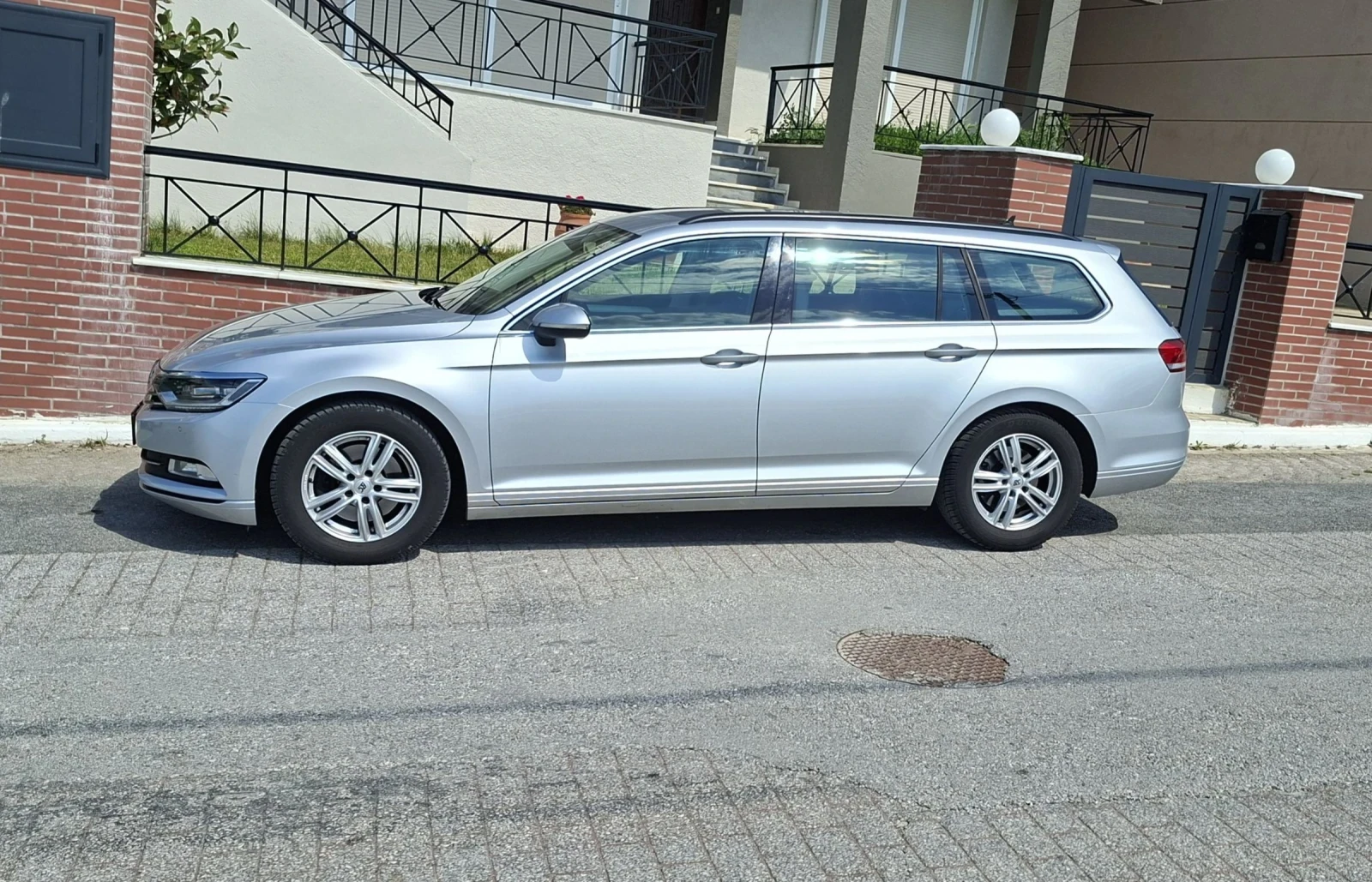 VW Passat 2.0 TDi / avtomat, снимка 6 - Автомобили и джипове - 54353609